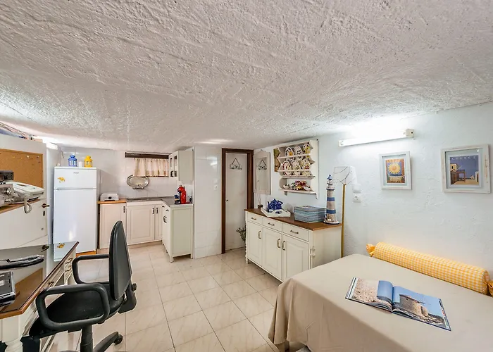 بيت ضيافة Alpha Stegna Sun 3*