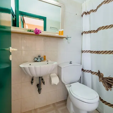 Konukevi Alpha Stegna Sun 3*