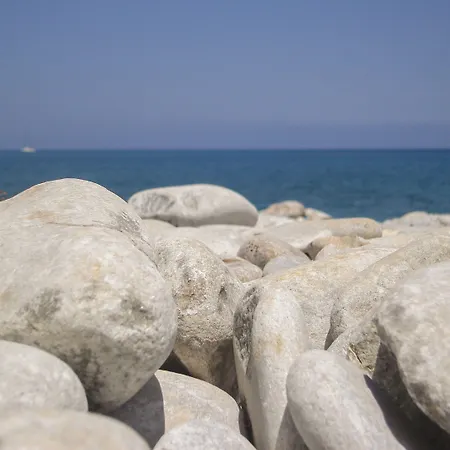 Alpha Stegna Sun بيت ضيافة