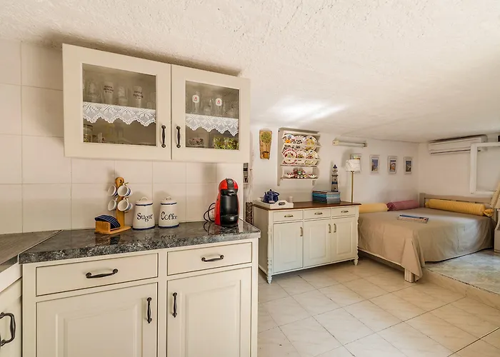 Alpha Stegna Sun Πανσιόν 3*